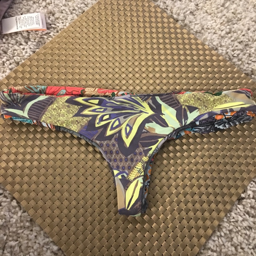 New maaji sz small bikini bottoms